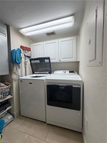 8214 Key Royal Cir Key Royal 131, Naples, FL 34119