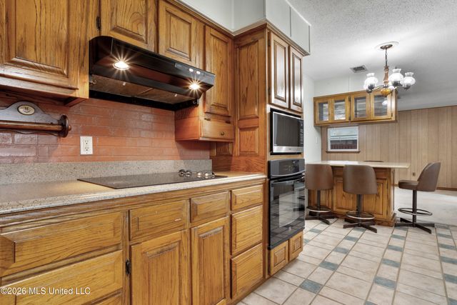 65 Opal Cove, Gulfport, MS 39503