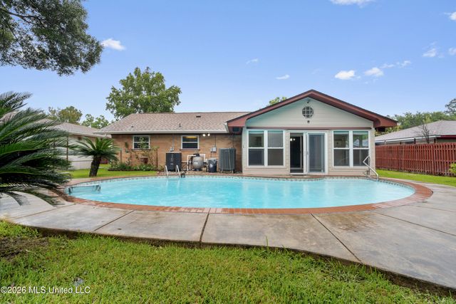 65 Opal Cove, Gulfport, MS 39503