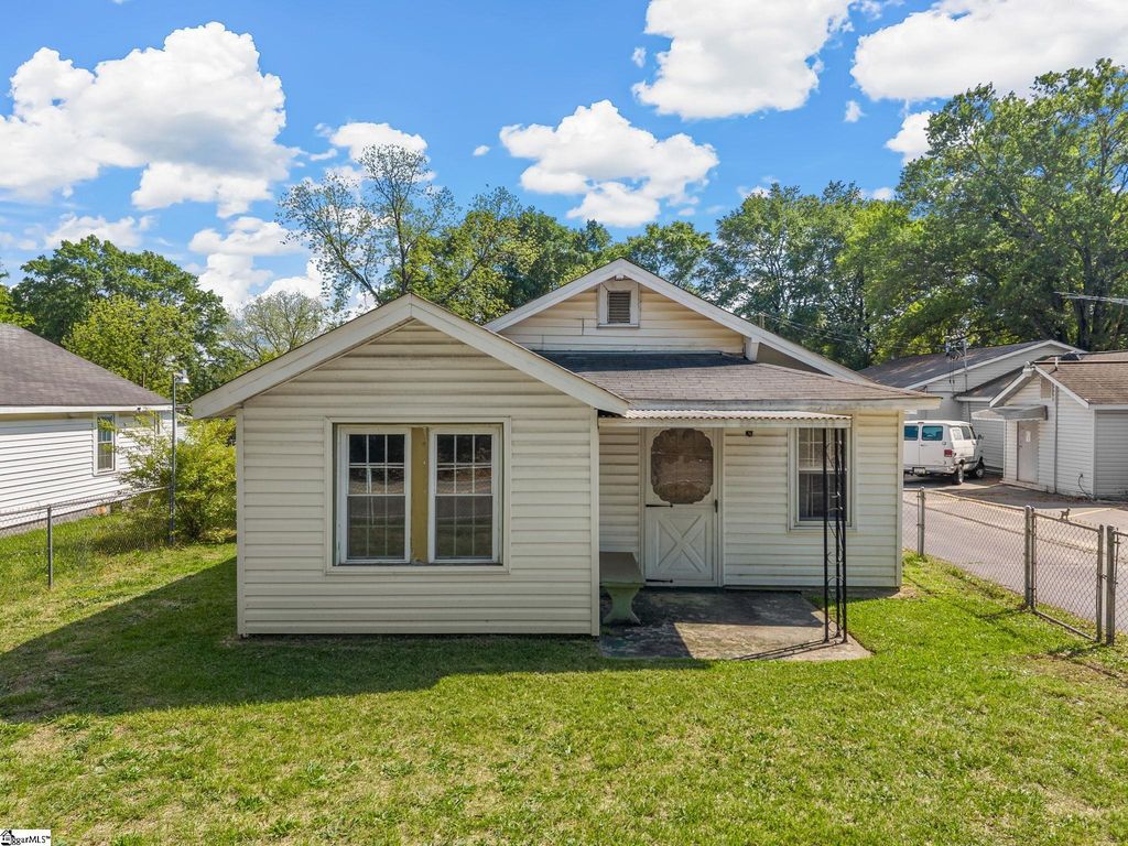 265 New Cut Road, Una, SC 29378