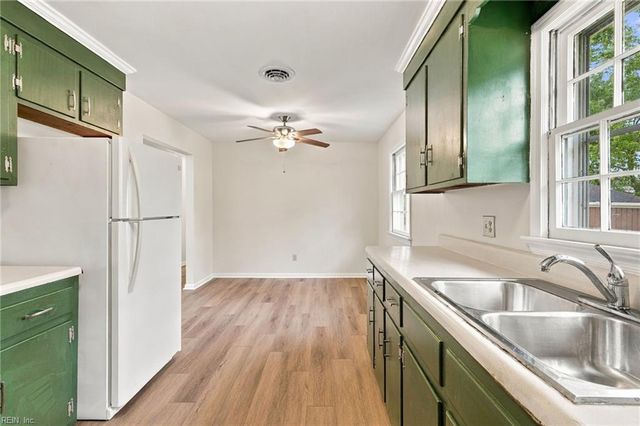 107 Londonshire TER, Hampton, VA 23666