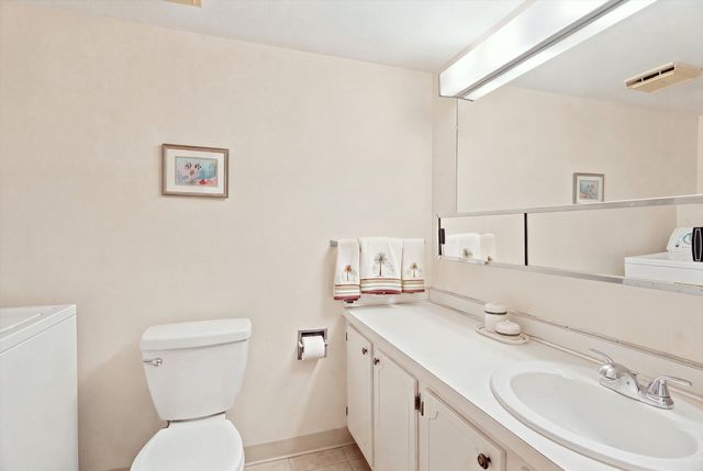 402 Paradise Rd 3J, Swampscott, MA 01907