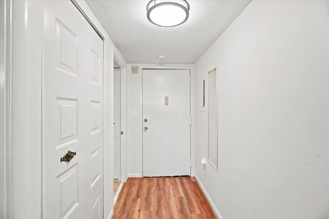 402 Paradise Rd 3J, Swampscott, MA 01907