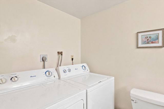 402 Paradise Rd 3J, Swampscott, MA 01907