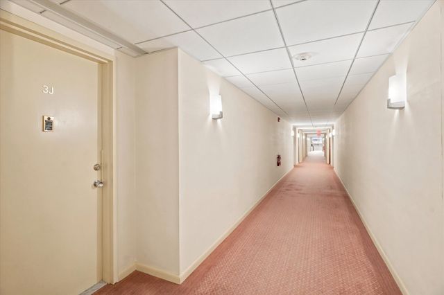 402 Paradise Rd 3J, Swampscott, MA 01907