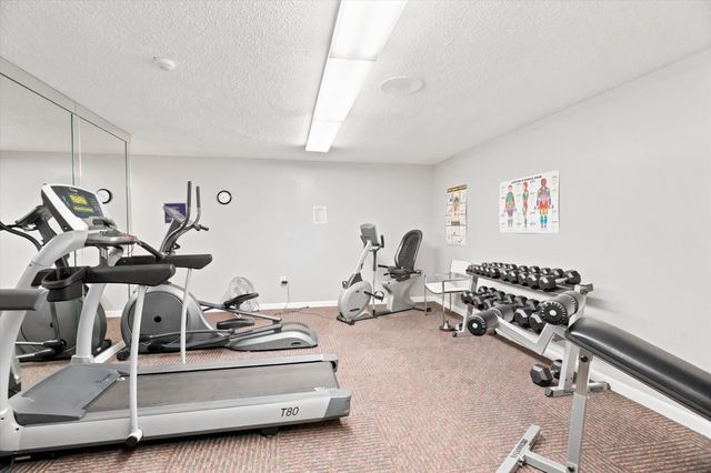 402 Paradise Rd 3J, Swampscott, MA 01907