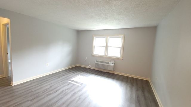 230 Chickering Road 10, North Andover, MA 01845