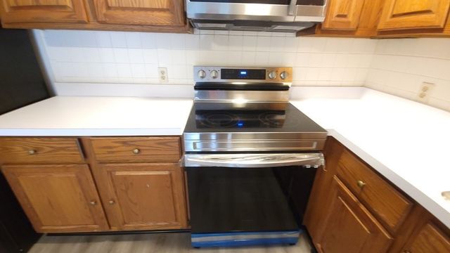 230 Chickering Road 10, North Andover, MA 01845