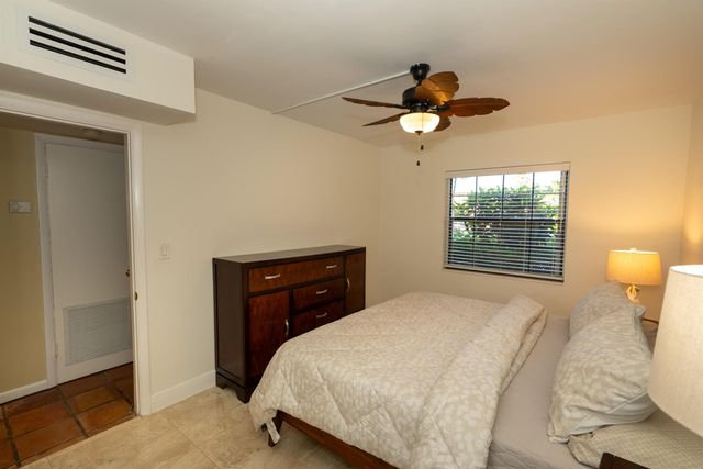 300 Inlet Way 2, Palm Beach Shores, FL 33404