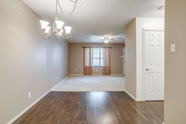 13845 Leinsper Green Street, Dallas, TX 75240