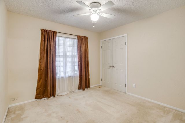 13845 Leinsper Green Street, Dallas, TX 75240