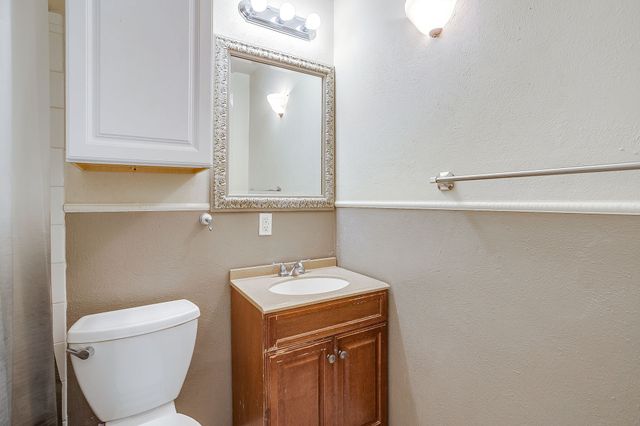 13845 Leinsper Green Street, Dallas, TX 75240