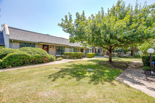 13845 Leinsper Green Street, Dallas, TX 75240