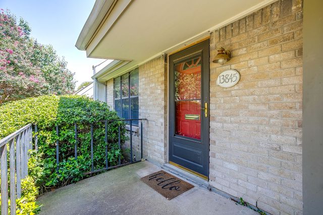 13845 Leinsper Green Street, Dallas, TX 75240