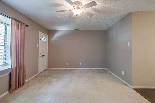 13845 Leinsper Green Street, Dallas, TX 75240