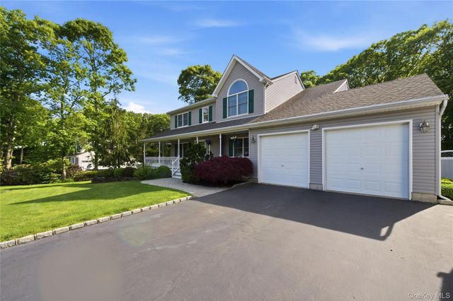 77 N Woods Road, Baiting Hollow, NY 11933