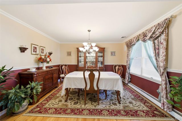 77 N Woods Road, Baiting Hollow, NY 11933