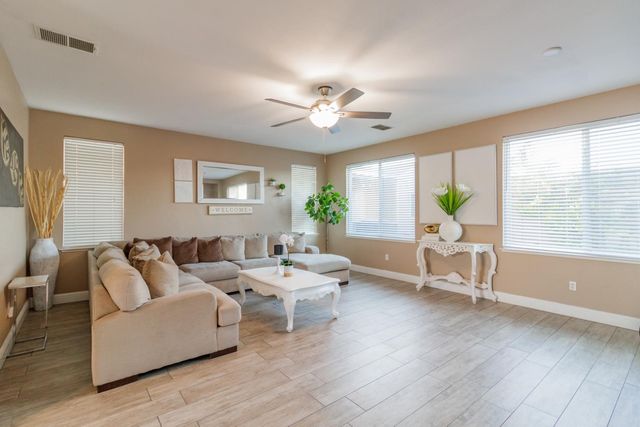 1781 Goldpoppy St, Manteca, CA 95337