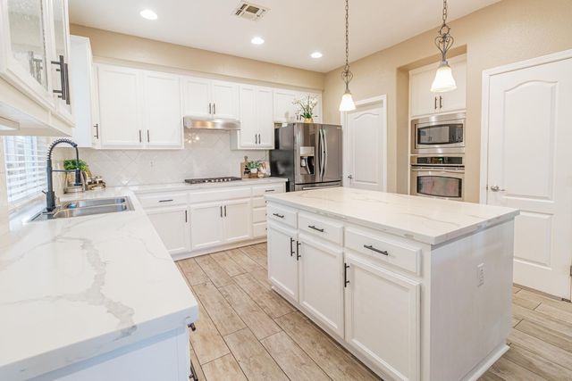 1781 Goldpoppy St, Manteca, CA 95337