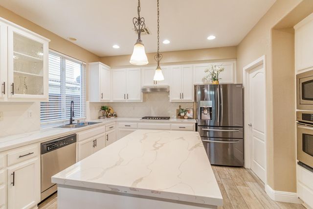 1781 Goldpoppy St, Manteca, CA 95337