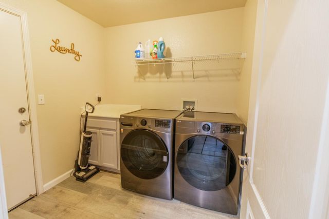 1781 Goldpoppy St, Manteca, CA 95337