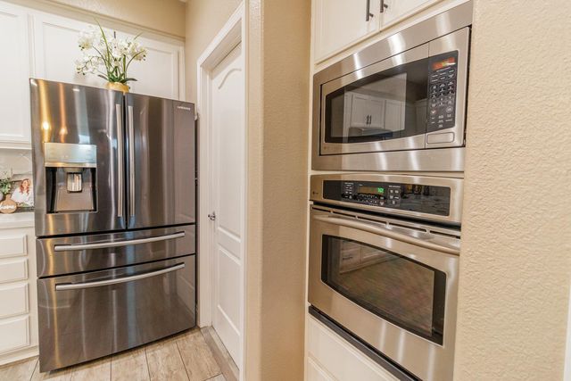 1781 Goldpoppy St, Manteca, CA 95337