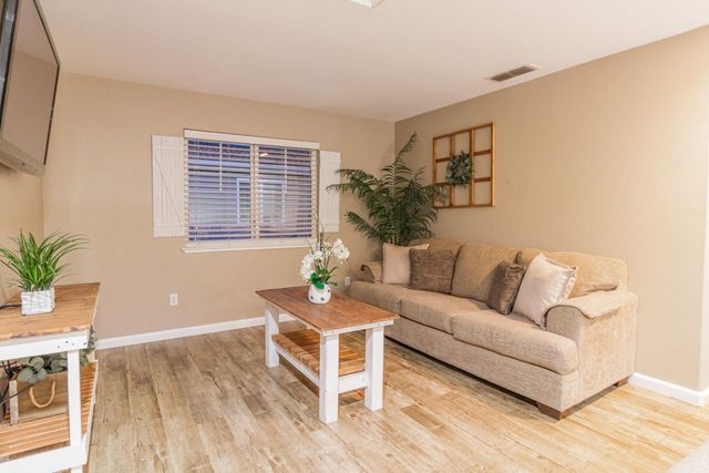 1781 Goldpoppy St, Manteca, CA 95337