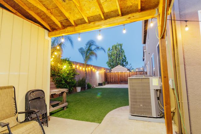 1781 Goldpoppy St, Manteca, CA 95337