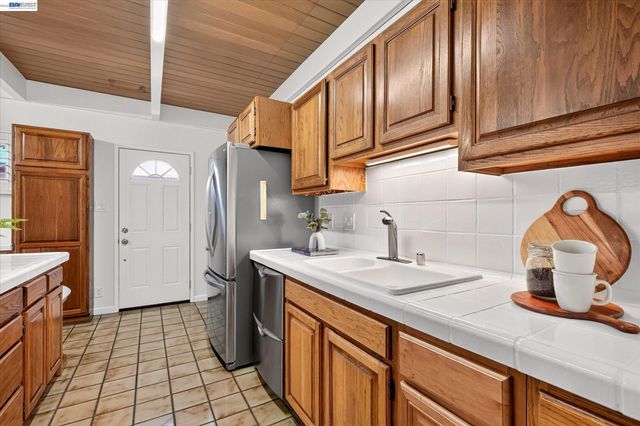 19131 Waverly Avenue, San Lorenzo, CA 94541