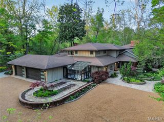 57 Log Cabin Drive, Ladue, MO 63124