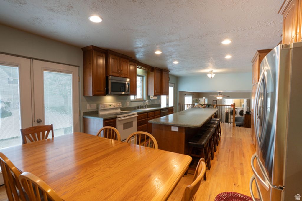 Image 11 of property listing at 233 S 750 E, Bountiful, UT 84010