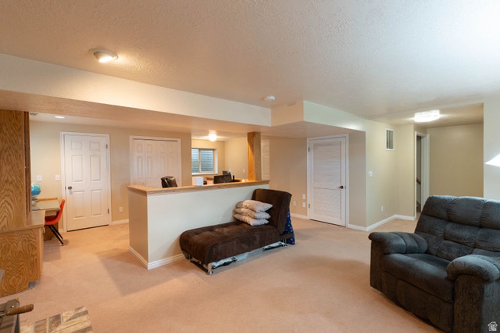 Image 16 of property listing at 233 S 750 E, Bountiful, UT 84010