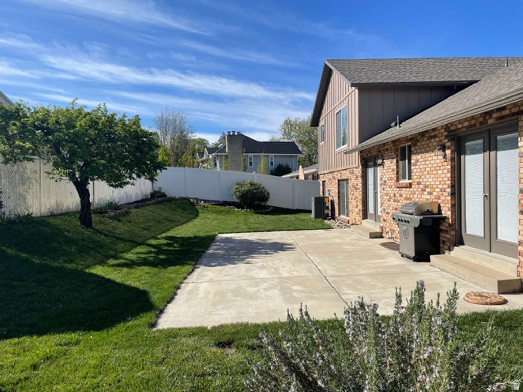 Image 30 of property listing at 233 S 750 E, Bountiful, UT 84010
