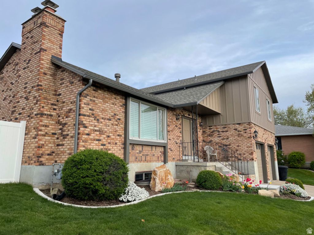 Image 35 of property listing at 233 S 750 E, Bountiful, UT 84010