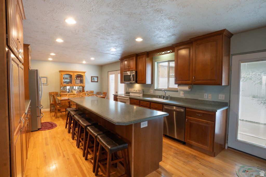 Image 7 of property listing at 233 S 750 E, Bountiful, UT 84010