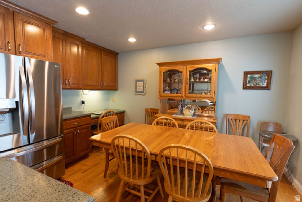 Image 8 of property listing at 233 S 750 E, Bountiful, UT 84010