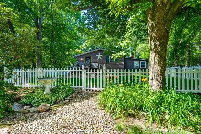 888 Mill Road, Ravenna, OH 44266
