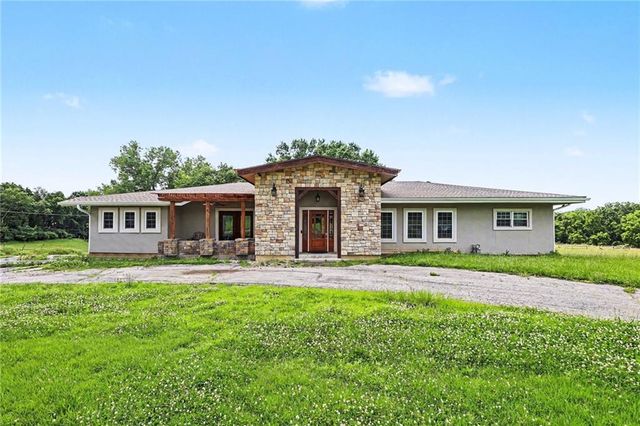 3322 N 67th Street, Kansas City, KS 66104