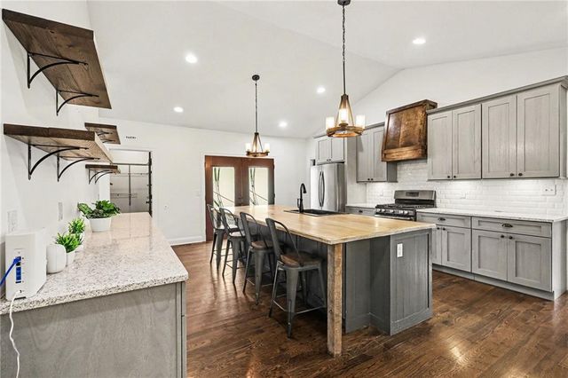 3322 N 67th Street, Kansas City, KS 66104