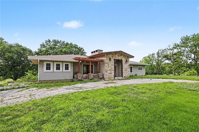 3322 N 67th Street, Kansas City, KS 66104