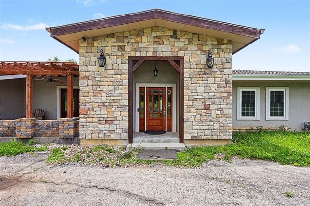 3322 N 67th Street, Kansas City, KS 66104