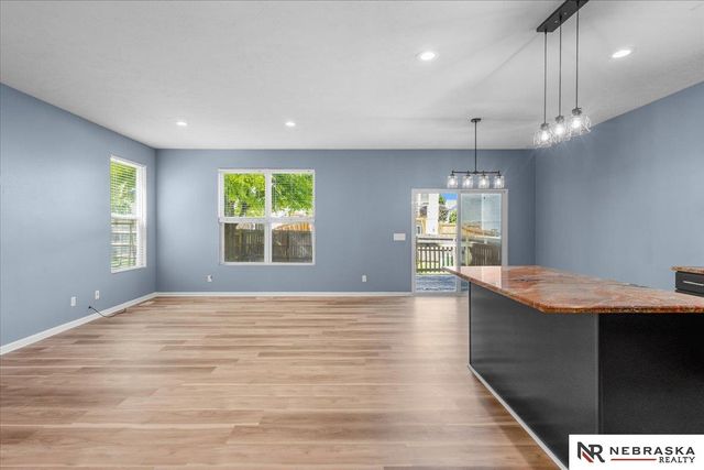 7502 N 107 Avenue, Omaha, NE 68122