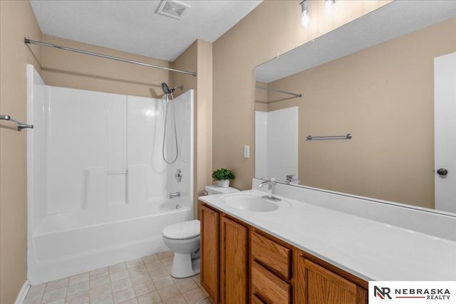 7502 N 107 Avenue, Omaha, NE 68122