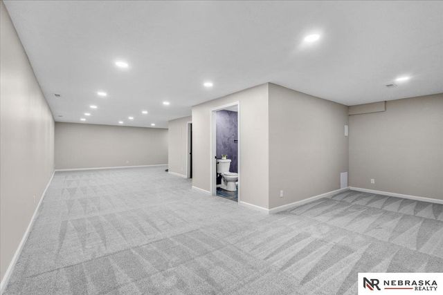 7502 N 107 Avenue, Omaha, NE 68122