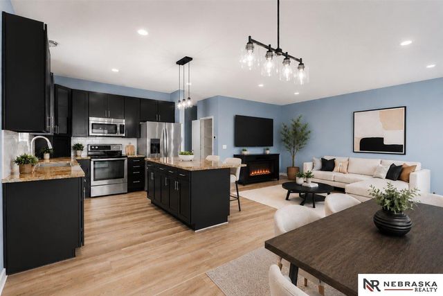 7502 N 107 Avenue, Omaha, NE 68122