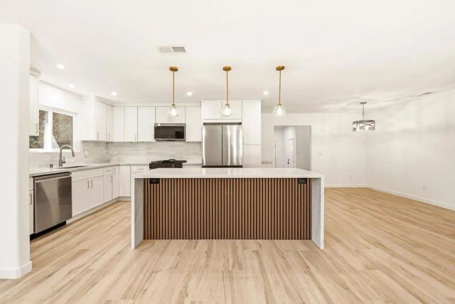 737 Alta Vista Dr, Vista, CA 92084