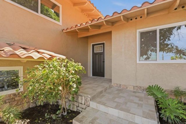 737 Alta Vista Dr, Vista, CA 92084