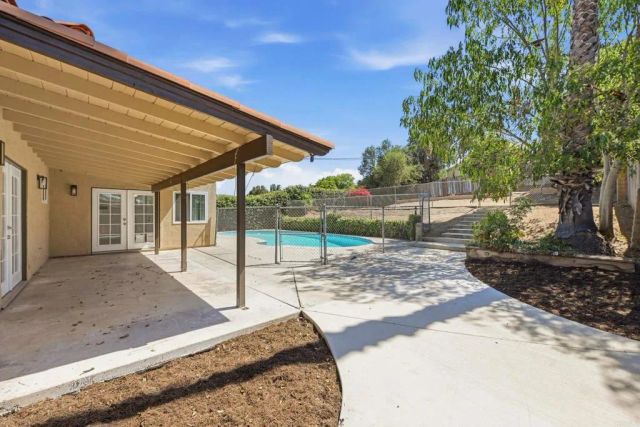 737 Alta Vista Dr, Vista, CA 92084