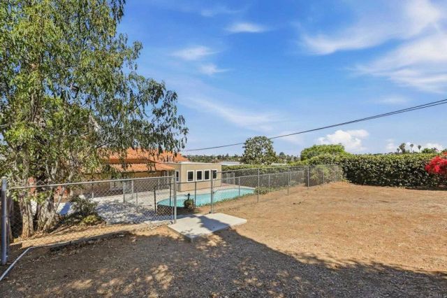 737 Alta Vista Dr, Vista, CA 92084
