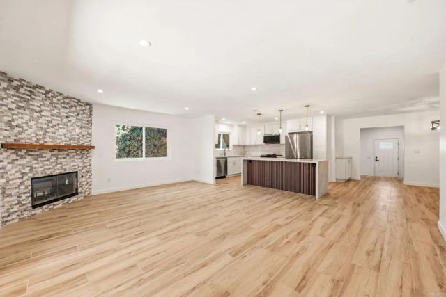 737 Alta Vista Dr, Vista, CA 92084